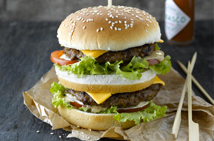 Булочка для бургера с кунжутом тройная 100мм (75г х 24 шт) Bagerstat Foodservice зам., Россия Булочка для бургера с кунжутом тройная 100мм (75г х 24 шт) Bagerstat Foodservice зам., Россия