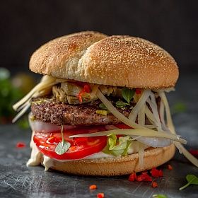 Котлеты Говяжьи с солью и перцем 110г зам. (13,5кг/кор)