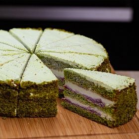 Торт фисташковый бисквитный Питер Фрост (1,7 кг/ 12 порций) Торт фисташковый бисквитный Питер Фрост (1,7 кг/ 12 порций)