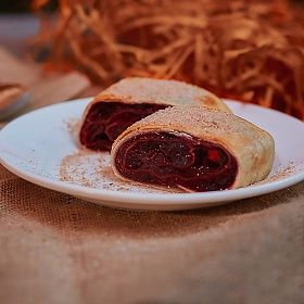 Штрудель вишневый 2,4 кг (150г х 16 шт) в индив. упак. Герр Штрудель Штрудель вишневый 2,4 кг (150г х 16 шт) в индив. упак. Герр Штрудель