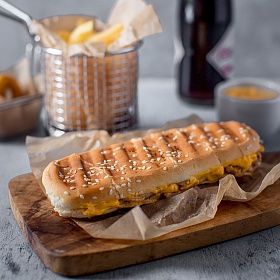 Булочка для датского хот-дога с кунжутом 170 мм (60г х 36 шт) Bagerstat Foodservice зам., Россия